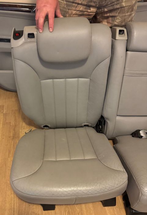 Салон с седалки, кори и волан Mercedes ML W164