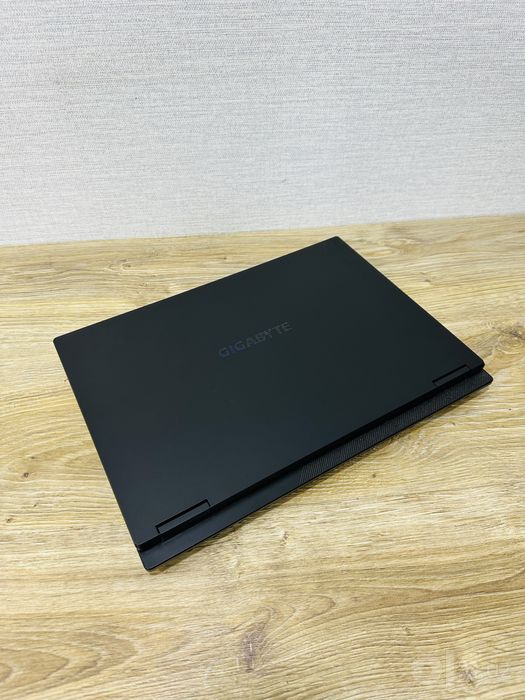 GIGABYTE Core i5-13Gen+RTX4050 Как новый Премиум игровой ноутбук