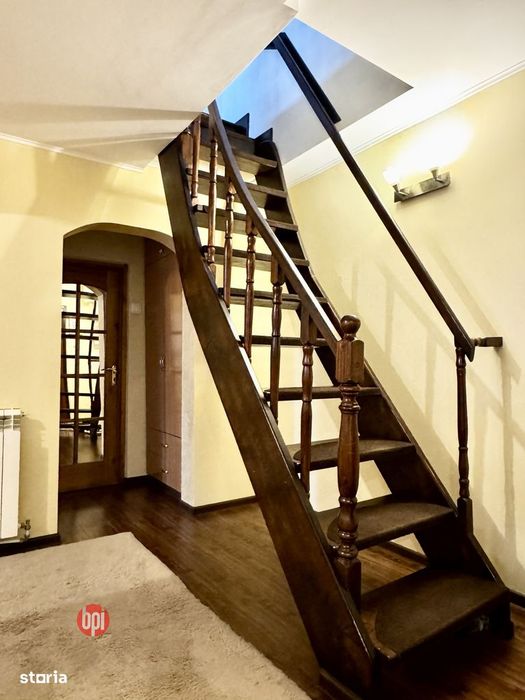 SE VINDE Apartament pe 2nivele situat central in Falticeni, jud. SV — fotografia 3
