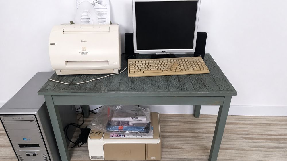 Продам комп на базе Celeron в комплект