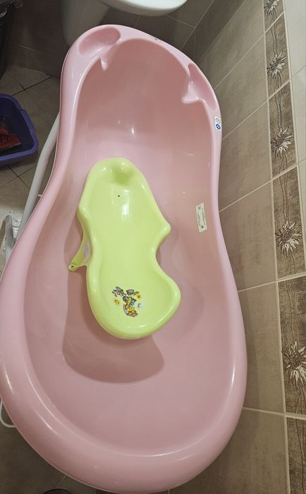 Бебешка вана със сгъваема стойка