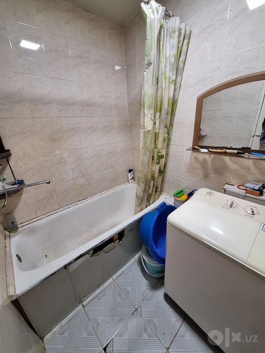 Yahshi locatsada, yonida maktab bog'cha, metro 1 km, kadastr bor