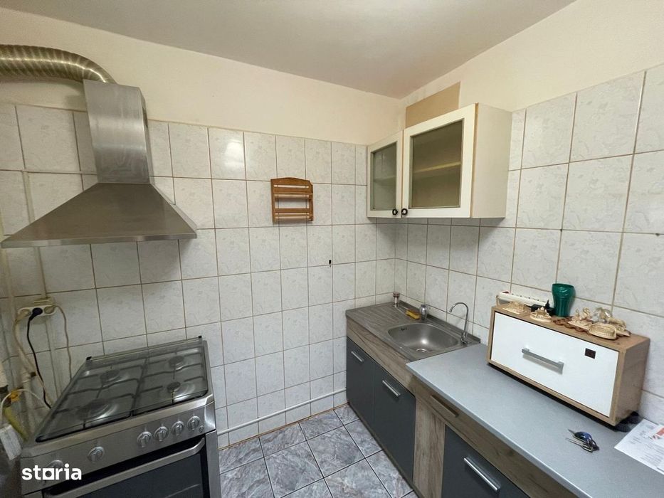 Apartament 3 camere, etaj 1/4,2 bai,69 mp, centrala,bloc 1981-Militari