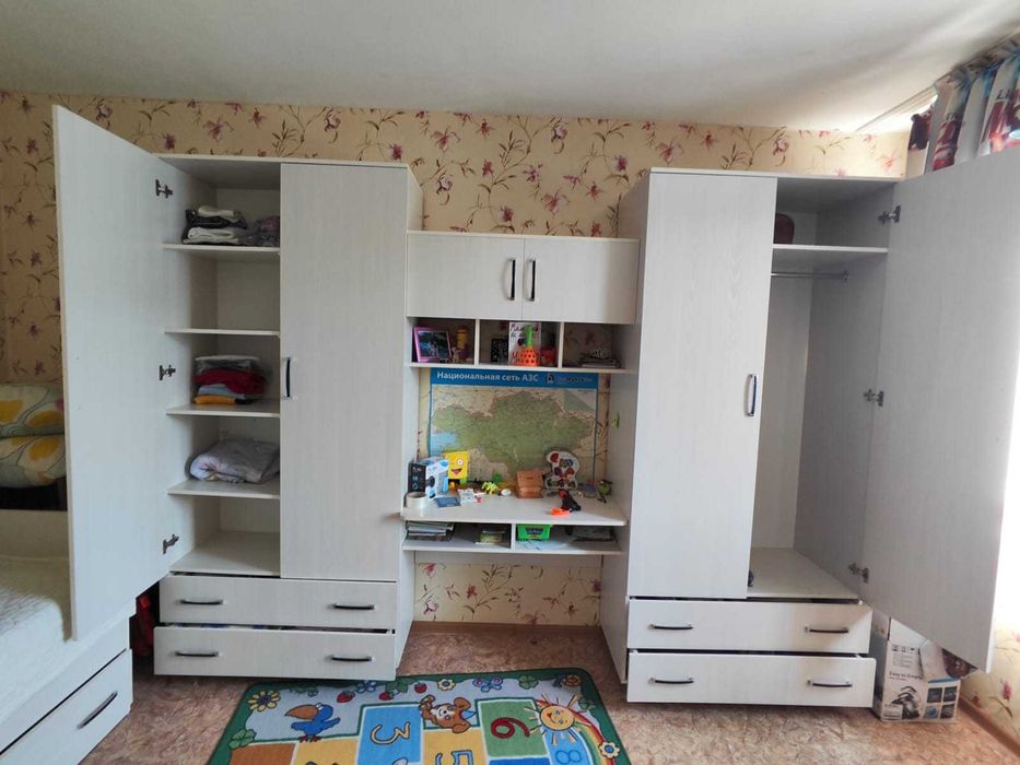 Шкаф в детскую комнату