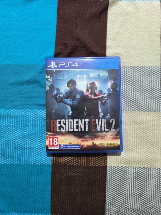 Продавам една игра за PS4 и две за ps5