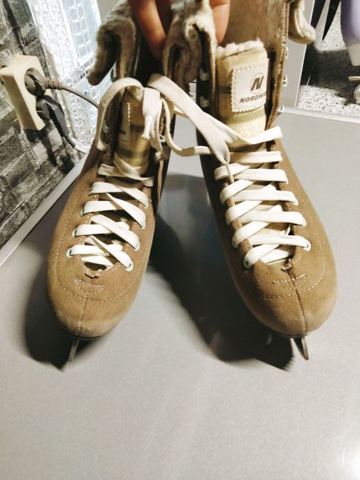 Продам коньки б/у