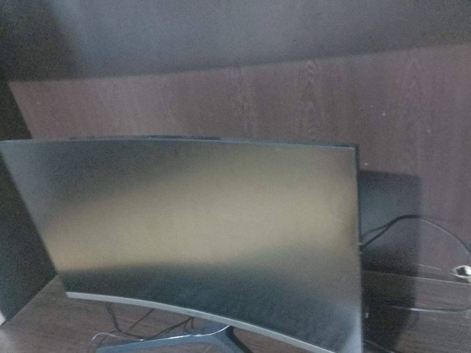 Monitor gaming curbat Samsung