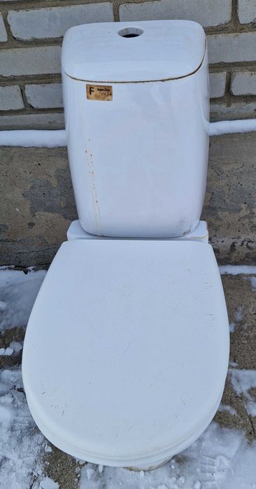 Продается унитаз