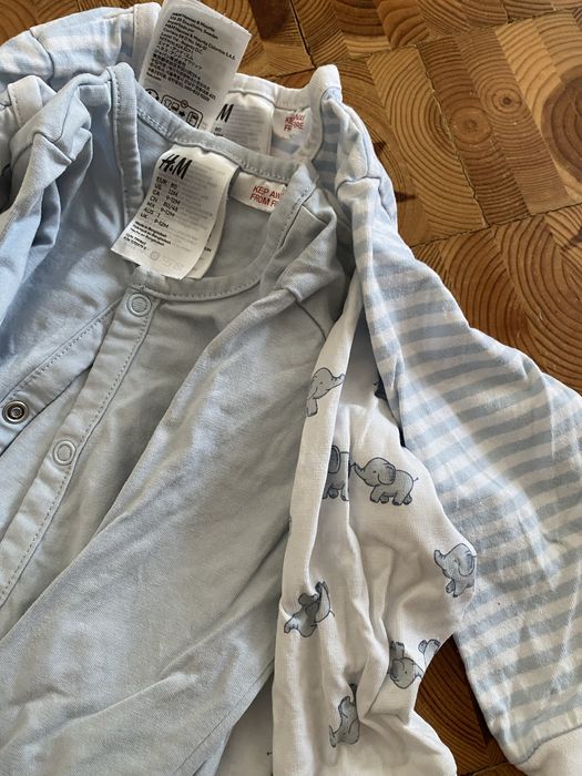 Lot haine H&M marimea 80 (salopeta, body, pijamale)
