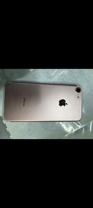 Продам 7 айфон 32 гб