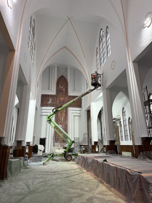 Inchiriem nacela sau executam lucrari la inaltime de pana la 17 m