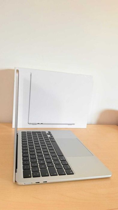 MacBook Air M4 / 16GB RAM / 256GB SSD – ca nou, garanție
