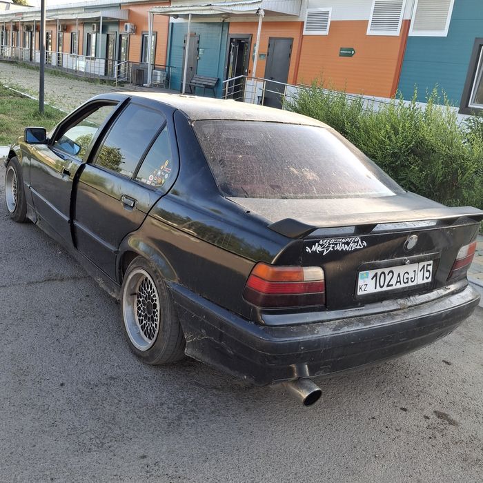 Продам машину бмв