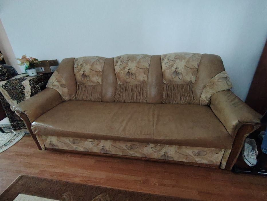 Canapea cu două fotolii