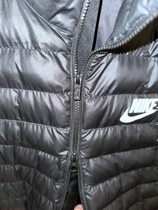 Продам мужскую куртку Nike