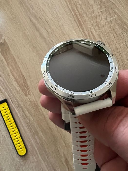 Часовник HUAWEI GT 4