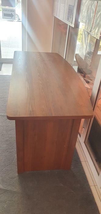 Suratda mushukni korishingiz mumkin