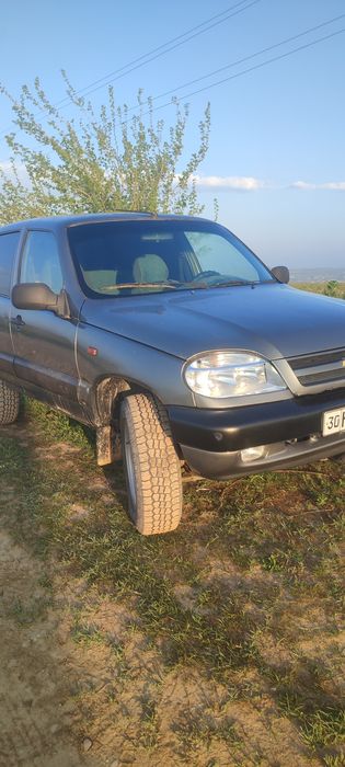 Chevrolet niva 2004