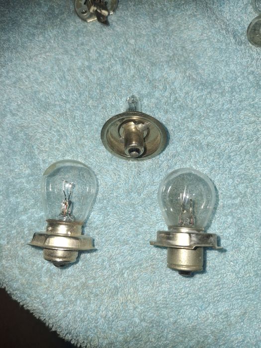 Becuri led si halogen auto sau moto