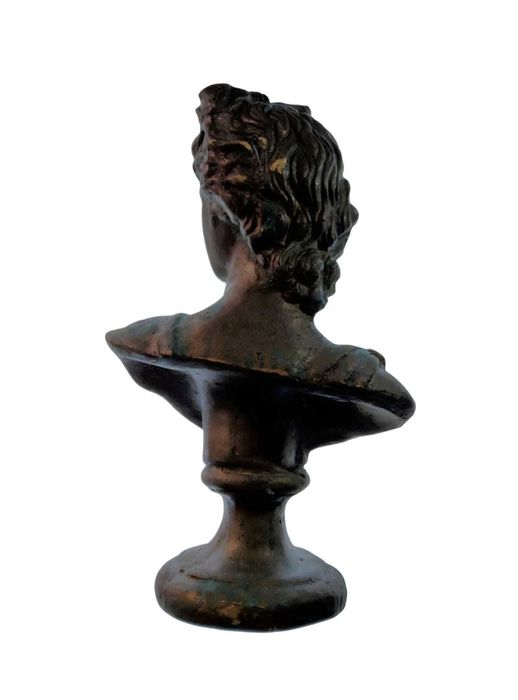 Aphrodite, bust din bronz, dimensiuni de 31 cm și 11,4 kg, stil clasic
