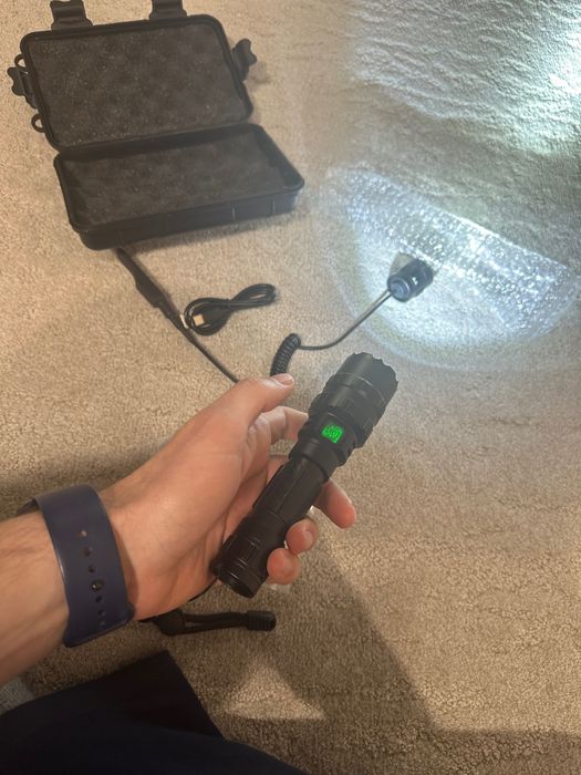 Lanterna tactica NOUA vanatoare