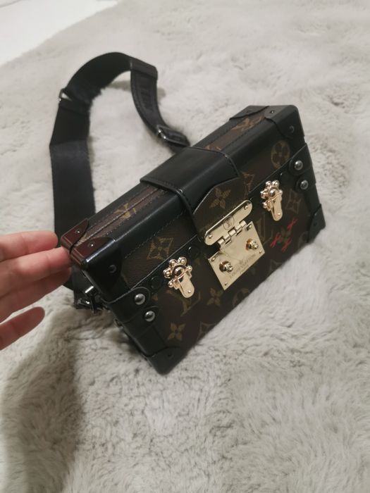 Louis Vuitton   Guess  Mark Jacob's чанта