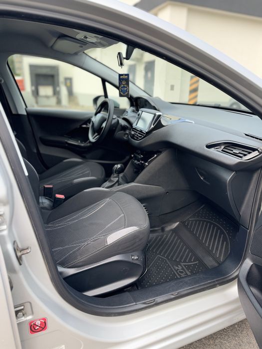 Peugeot 208 // 2015 // 1.4HDI