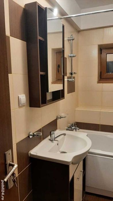 PROPRIETAR. 2 cam. în  vilă. PARCARE  Bacău