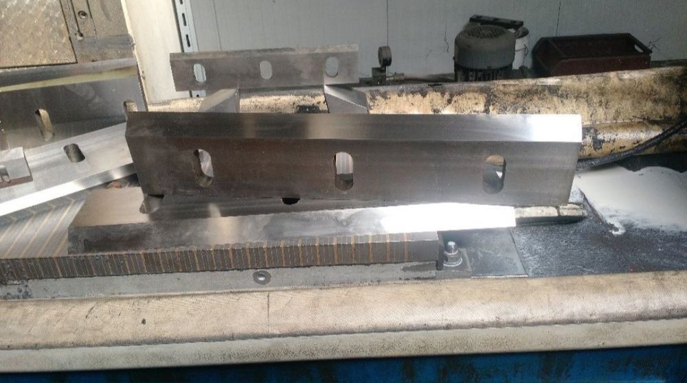 Изработка и заточване на ножове за мелници, шредери и дробилки