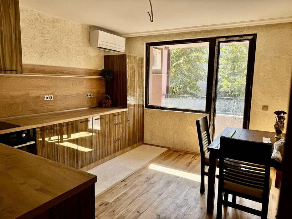 Продава се Къща в Приморско - 300 кв.м за 1300 €/кв.м - Снимка #6