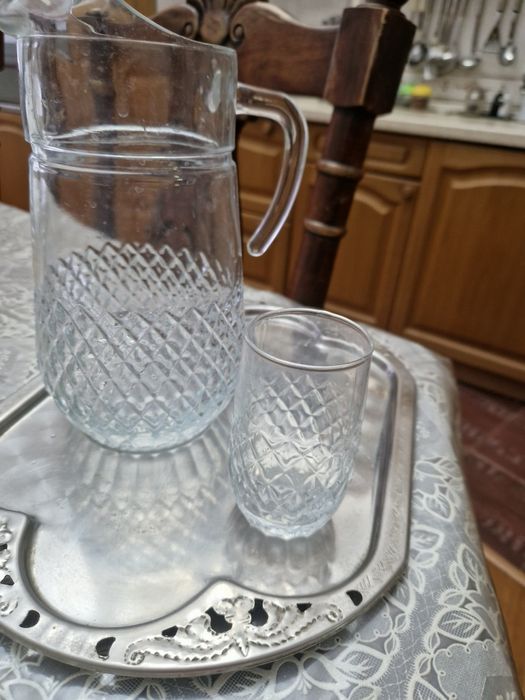 Кувшины ,кувшины со стаканами