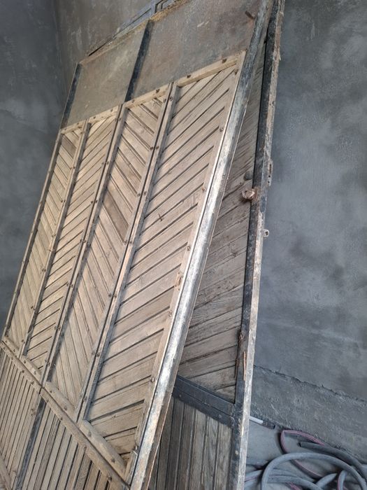 Tahta darvoza sotiladi srochniy