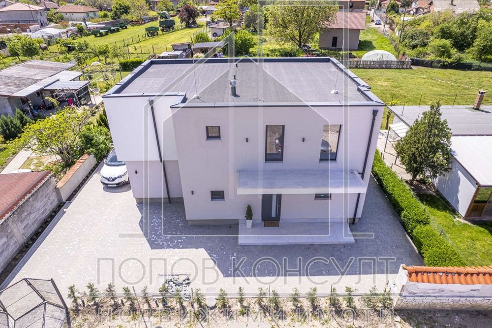 Продава се Къща в с. Бенковски, Област Пловдив - 205 кв.м за 1400 €/кв.м - Снимка #1