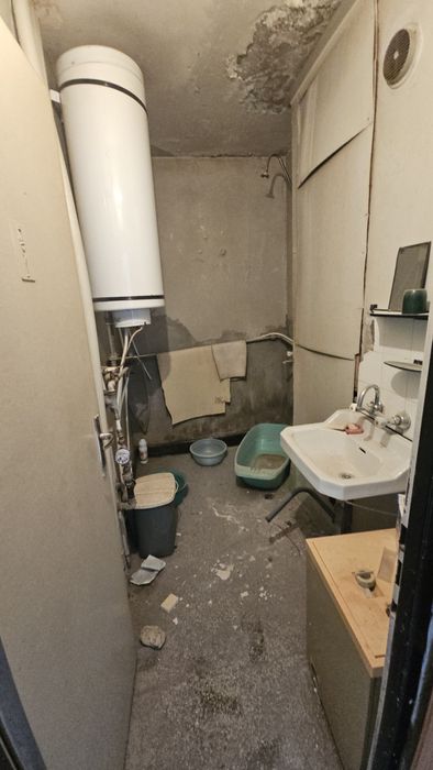 Продава се 3-стаен апартамент в град Етрополе