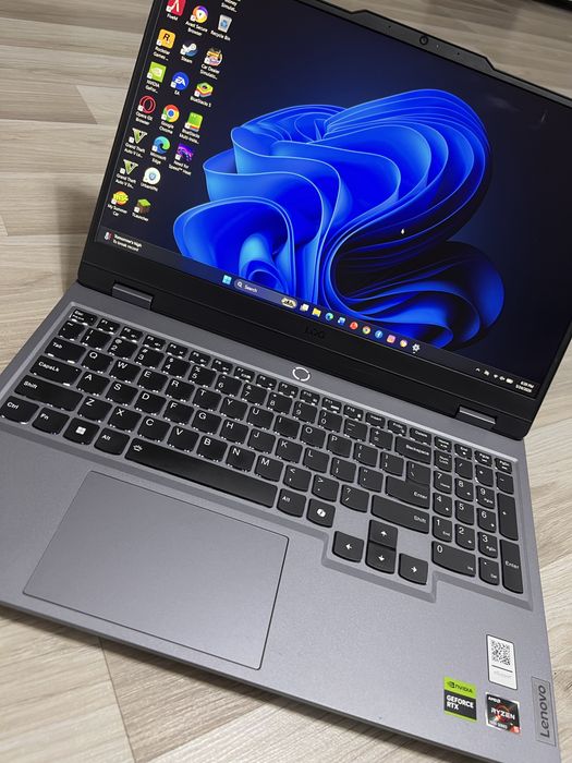 Laptop gaming LENOVO LOQ