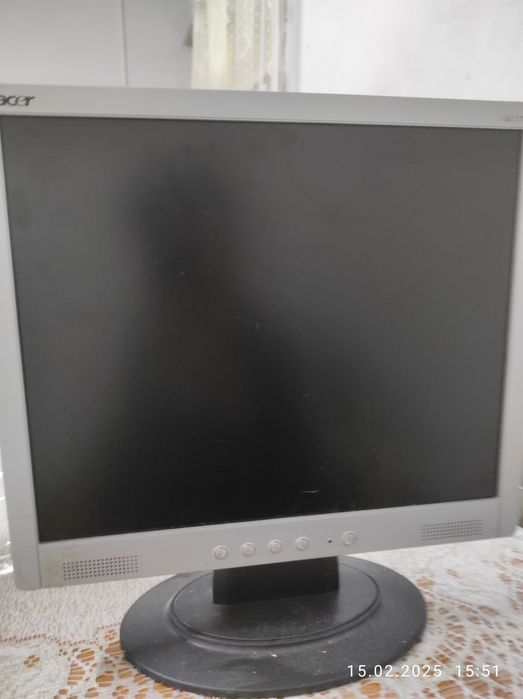 Продам мониторы .