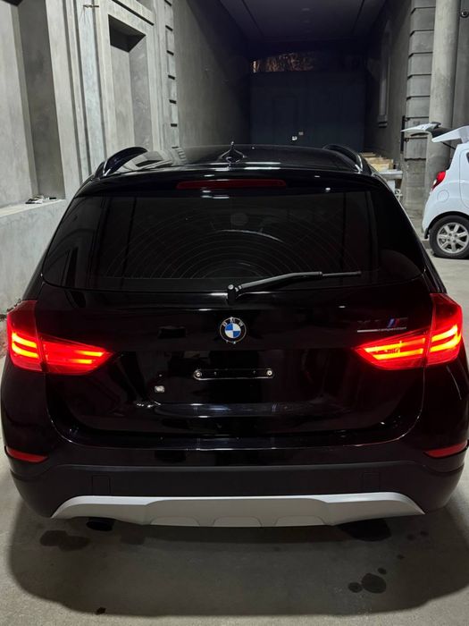 Bmw Х1 2 литр матор хдриве 2011 год