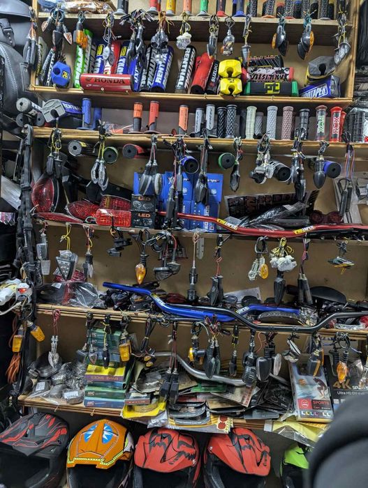 Мото екипировка нова,втора употреба и аксесоари за мотори.