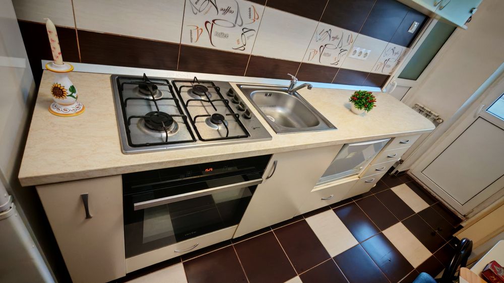 Vând mobila de bucătărie