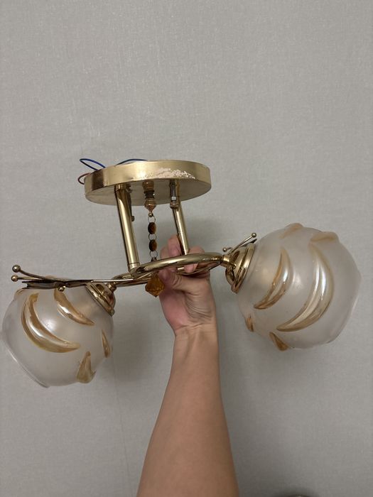 Продам люстру 1500 тг