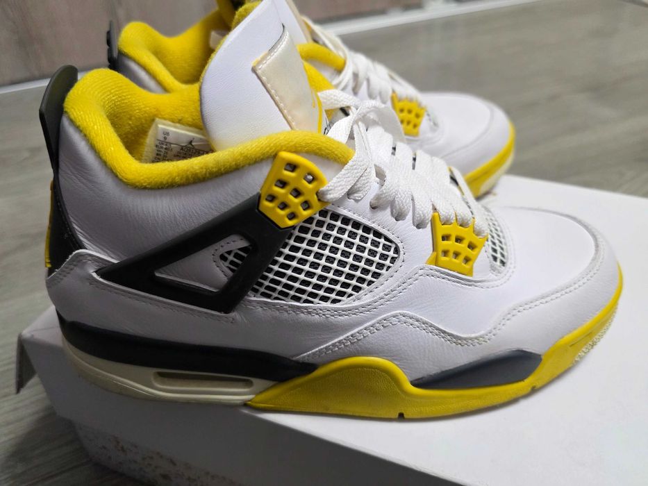Air Jordan 4 Retro Sulfur originali din piele naturală, mărime 40.5