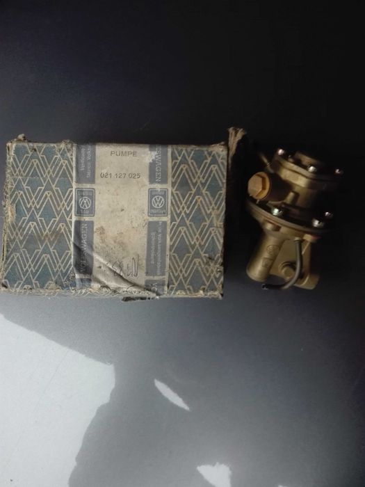 Бензинова помпа Pumpe volswagen  - 021 127