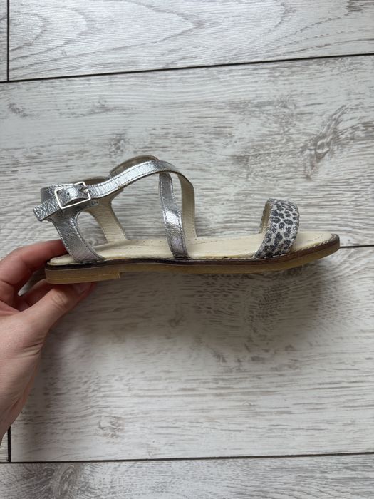 Сандали для девочки Garvalin НОВЫЕ