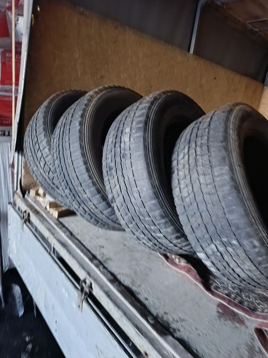 Продам 4 покрышки 285,60,18