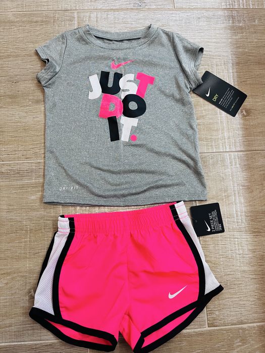 Ново! Nike комплект. Размер 18-24 месеца. 85-90 см