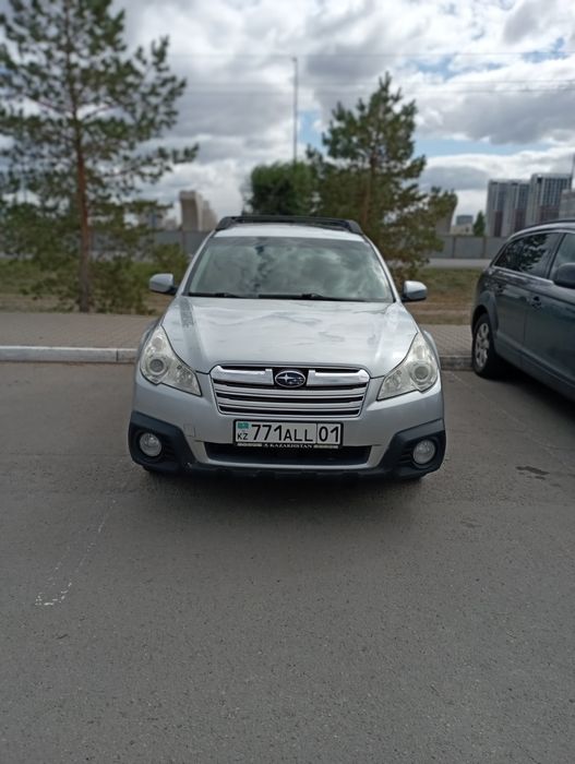 Продам машину Субару аутбек 2012 года