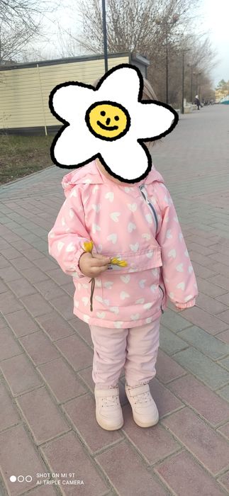 Продам ветровку на девочку