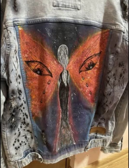 Nume piesa : Fallen Angel  Geaca de blugi pictata manual