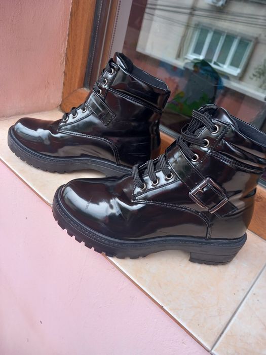 Дамски боти номер 36