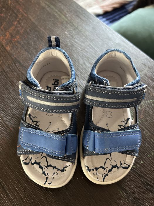 Продам сандали, 21 размера, новые.